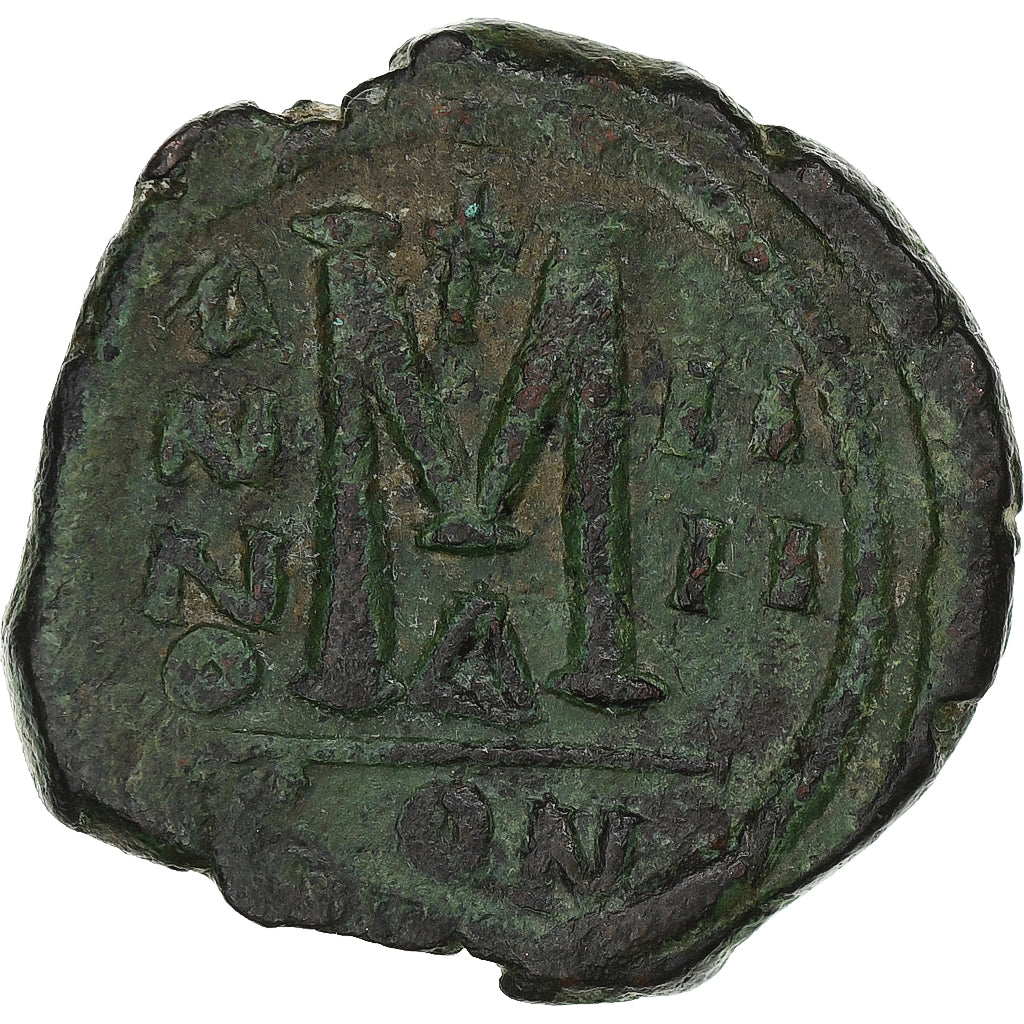 Ο Ιουστίνος Β' και η Σοφία, 
  
  Follis, 
  
  568-569